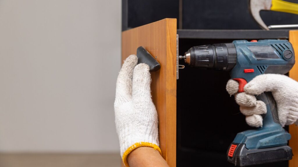 Allround Gebäudedienst Horb - RC24 Elektrotechnik GmbH - Dunningen - Rexingen - Freudenstadt - Calw - Elektrotechnik - Gebäudereinigung - Winterdienst - Kleinreparaturen - Gebäudedienste - Bodenverlegung